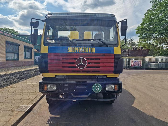 Mercedes-Benz 2527 B 6X4 - Camión hormigonera: foto 2 Mercedes-Benz 2527 B 6X4 - Camión hormigonera: foto 2