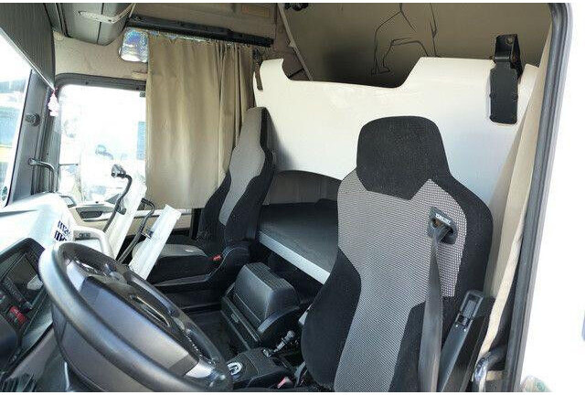 MAN 18.500 TGX 4x2, Intarder, Spoiler, Klima,2x Tank - Cabeza tractora: foto 5 MAN 18.500 TGX 4x2, Intarder, Spoiler, Klima,2x Tank - Cabeza tractora: foto 5