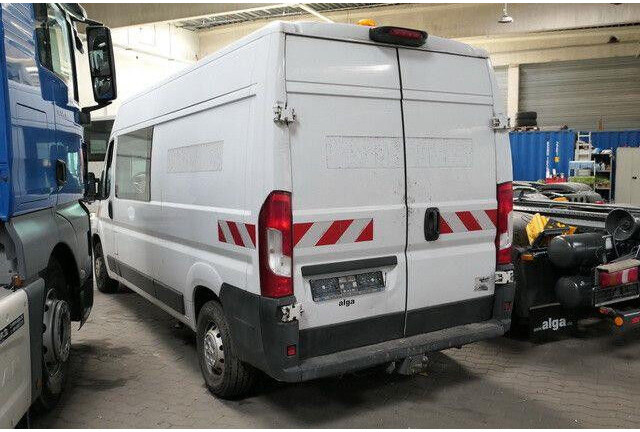 Fiat Ducato MultiCab, 6 Sitze, AHK, Klima, Trennwand - Furgón: foto 4 Fiat Ducato MultiCab, 6 Sitze, AHK, Klima, Trennwand - Furgón: foto 4