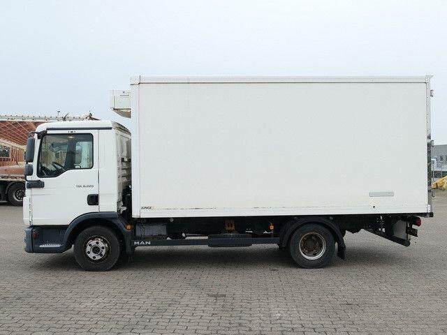 MAN 8.220 TGL BL 4x2, Thermo King, 3. Sitz, 5m lang - Camión frigorífico: foto 2 MAN 8.220 TGL BL 4x2, Thermo King, 3. Sitz, 5m lang - Camión frigorífico: foto 2