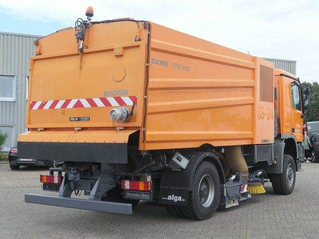 Mercedes-Benz 2032 A Actros 4x4, Bucher STKF 9500, Airport, AC - Barredora vial: foto 3 Mercedes-Benz 2032 A Actros 4x4, Bucher STKF 9500, Airport, AC - Barredora vial: foto 3