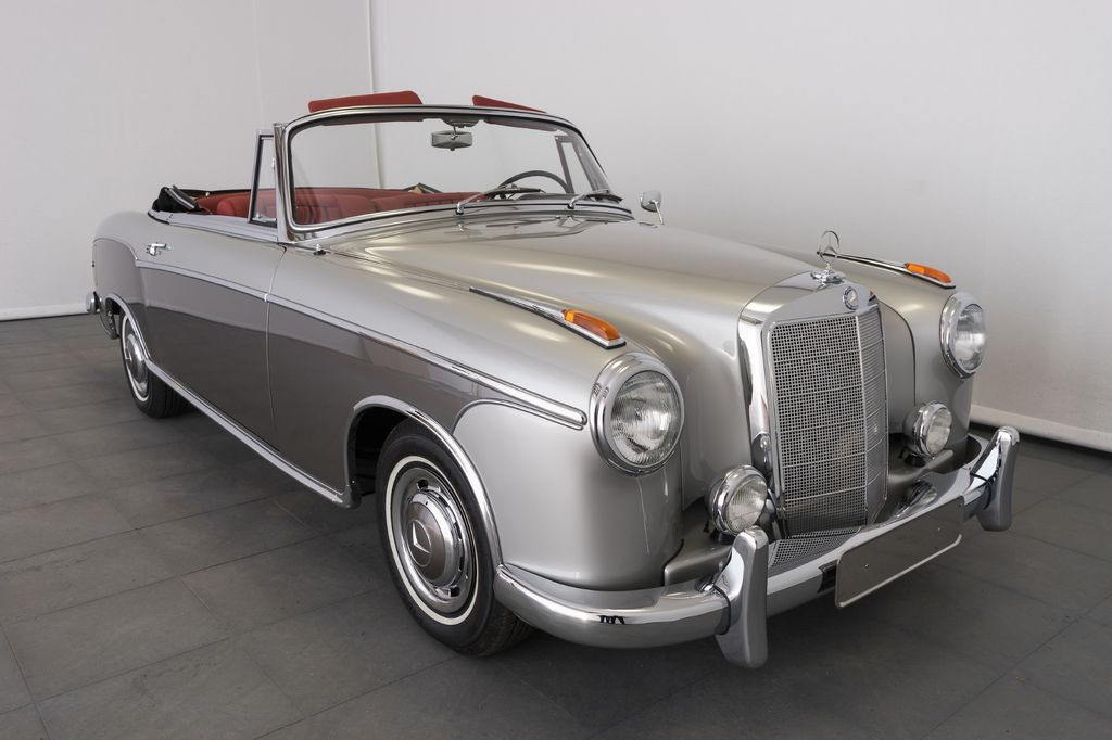 Mercedes-Benz 220 SE/Cabrio/Matching Number/ClassicData 1/Pont - Coche: foto 1 Mercedes-Benz 220 SE/Cabrio/Matching Number/ClassicData 1/Pont - Coche: foto 1