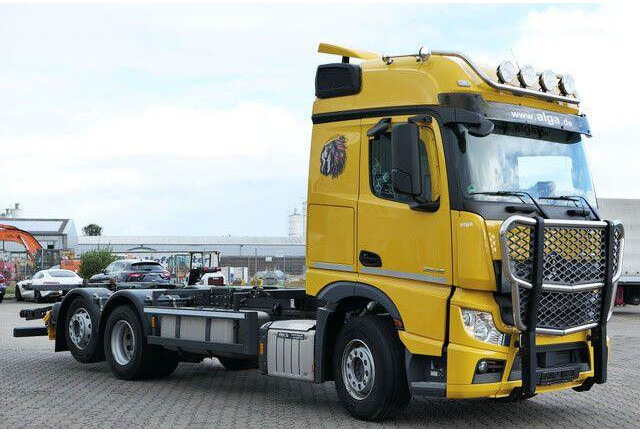 Mercedes-Benz 2546 L 6x2, MP4, 2x Schlafliege, Bullfänger, AC - Camión chasis: foto 4 Mercedes-Benz 2546 L 6x2, MP4, 2x Schlafliege, Bullfänger, AC - Camión chasis: foto 4