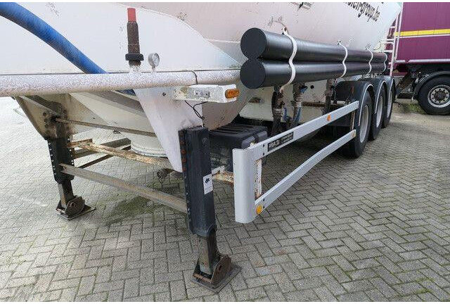 SPITZER SF 2737 PI, Zement, 37m³, Alu-Felgen, 1 Kammer - Semirremolque cisterna: foto 4 SPITZER SF 2737 PI, Zement, 37m³, Alu-Felgen, 1 Kammer - Semirremolque cisterna: foto 4