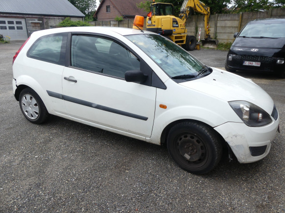 REF:TRE614 - Voiture Utilitaire Ford FIESTA TDCI (2005-101.699 km) - Otros maquinaria: foto 3 REF:TRE614 - Voiture Utilitaire Ford FIESTA TDCI (2005-101.699 km) - Otros maquinaria: foto 3