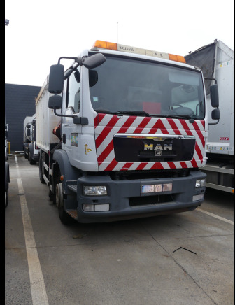 REF:10318 - Camion poubelle avec grue MAN TGM (2010-138.787 km) ( VIN:WMAN08ZZ2AY243367) - Camión de basura: foto 2 REF:10318 - Camion poubelle avec grue MAN TGM (2010-138.787 km) ( VIN:WMAN08ZZ2AY243367) - Camión de basura: foto 2