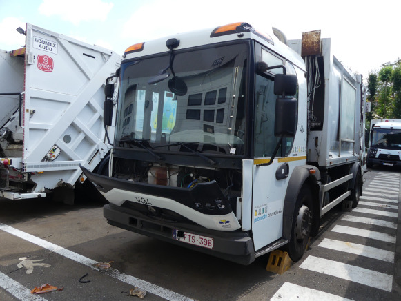 REF:1434 - Camion poubelle (pour pièces) Renault Access (2013-204.150 km) - Camión de basura: foto 1 REF:1434 - Camion poubelle (pour pièces) Renault Access (2013-204.150 km) - Camión de basura: foto 1