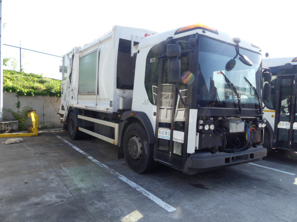 REF:1436 - Camion poubelle Renault Access (2013-162.300 km) - Camión de basura: foto 2 REF:1436 - Camion poubelle Renault Access (2013-162.300 km) - Camión de basura: foto 2