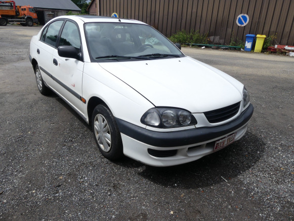 REF:DBB024 - Voiture Toyota Avensis (1998-172.549 km) - Coche: foto 2 REF:DBB024 - Voiture Toyota Avensis (1998-172.549 km) - Coche: foto 2
