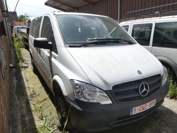 REF:Immatriculé sous : 1-CWZ-976 - Voiture Mercedes-Benz Vito - Furgoneta de pasajeros: foto 2 REF:Immatriculé sous : 1-CWZ-976 - Voiture Mercedes-Benz Vito - Furgoneta de pasajeros: foto 2