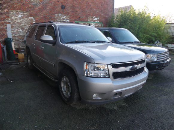 Voiture Chevrolet Suburban (2006-355.000 km) Numéro de châssis : 1GNFK16327J170092 - Kilométrage : 355000 - Furgoneta combi: foto 2 Voiture Chevrolet Suburban (2006-355.000 km) Numéro de châssis : 1GNFK16327J170092 - Kilométrage : 355000 - Furgoneta combi: foto 2