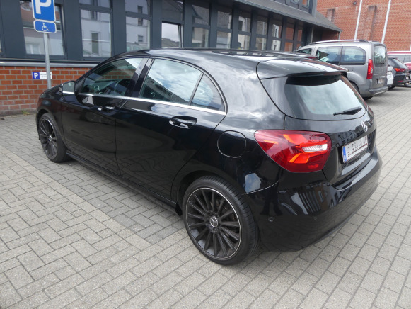 Voiture Mercedes-Benz A 180 (2018-99.600 km-VIN:WDD1760121J776850) - Coche: foto 2 Voiture Mercedes-Benz A 180 (2018-99.600 km-VIN:WDD1760121J776850) - Coche: foto 2