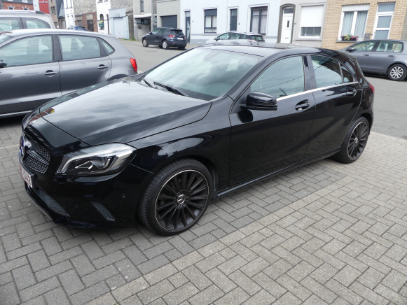 Voiture Mercedes-Benz A 180 (2018-99.600 km-VIN:WDD1760121J776850) - Coche: foto 1 Voiture Mercedes-Benz A 180 (2018-99.600 km-VIN:WDD1760121J776850) - Coche: foto 1