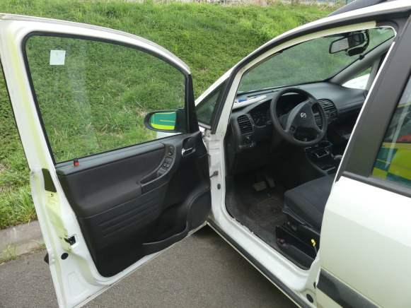 Voiture Opel ZAFIRA (2004-179.238 km) - Coche: foto 5 Voiture Opel ZAFIRA (2004-179.238 km) - Coche: foto 5