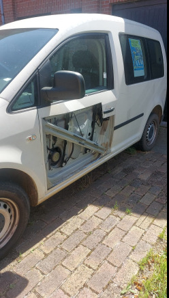 Voiture Volkswagen Caddy (2008-VIN:WV2ZZZ2KZ9X042161) - Furgoneta combi: foto 3 Voiture Volkswagen Caddy (2008-VIN:WV2ZZZ2KZ9X042161) - Furgoneta combi: foto 3