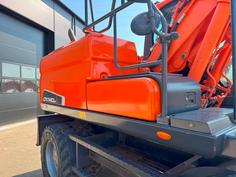 Doosan DX140-3 6000 uur ! NL Machine - Excavadora de ruedas: foto 5 Doosan DX140-3 6000 uur ! NL Machine - Excavadora de ruedas: foto 5