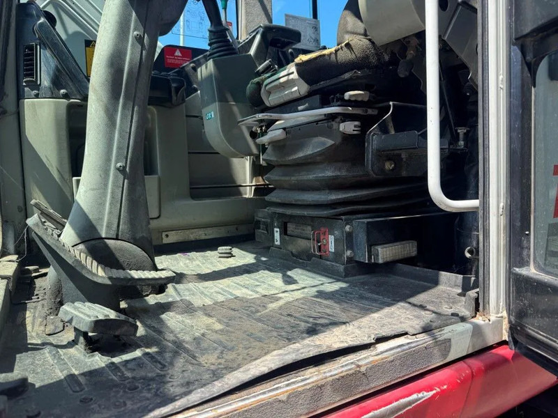 Excavadora de ruedas Takeuchi TB1160W: foto 9 Excavadora de ruedas Takeuchi TB1160W: foto 9