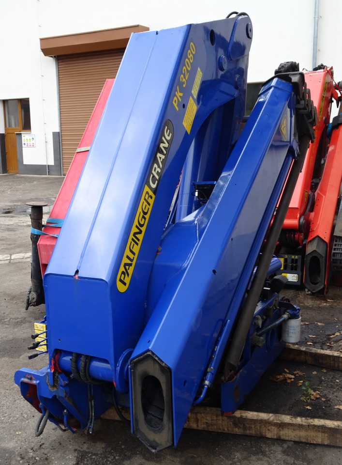 PALFINGER PK 32080 D year 2005, remote control, only 1575 hours - Grúa para camión: foto 2 PALFINGER PK 32080 D year 2005, remote control, only 1575 hours - Grúa para camión: foto 2