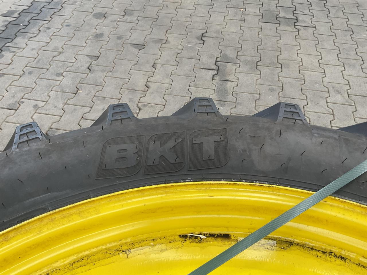 BKT 340/85R48 - Neumático para Maquinaria agrícola: foto 4 BKT 340/85R48 - Neumático para Maquinaria agrícola: foto 4