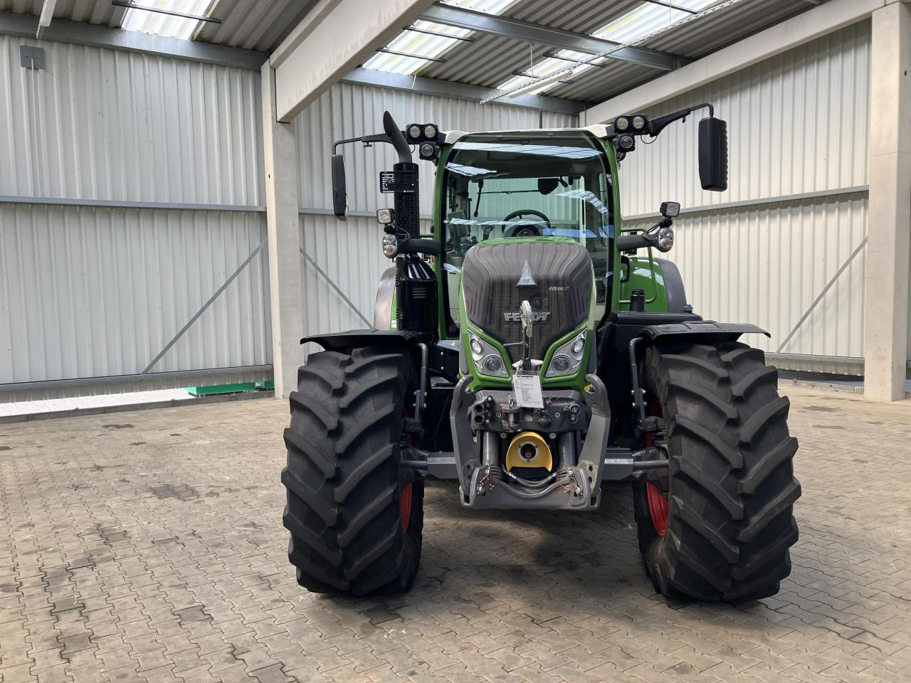 Fendt 724 Vario Profi Plus - Tractor: foto 3 Fendt 724 Vario Profi Plus - Tractor: foto 3