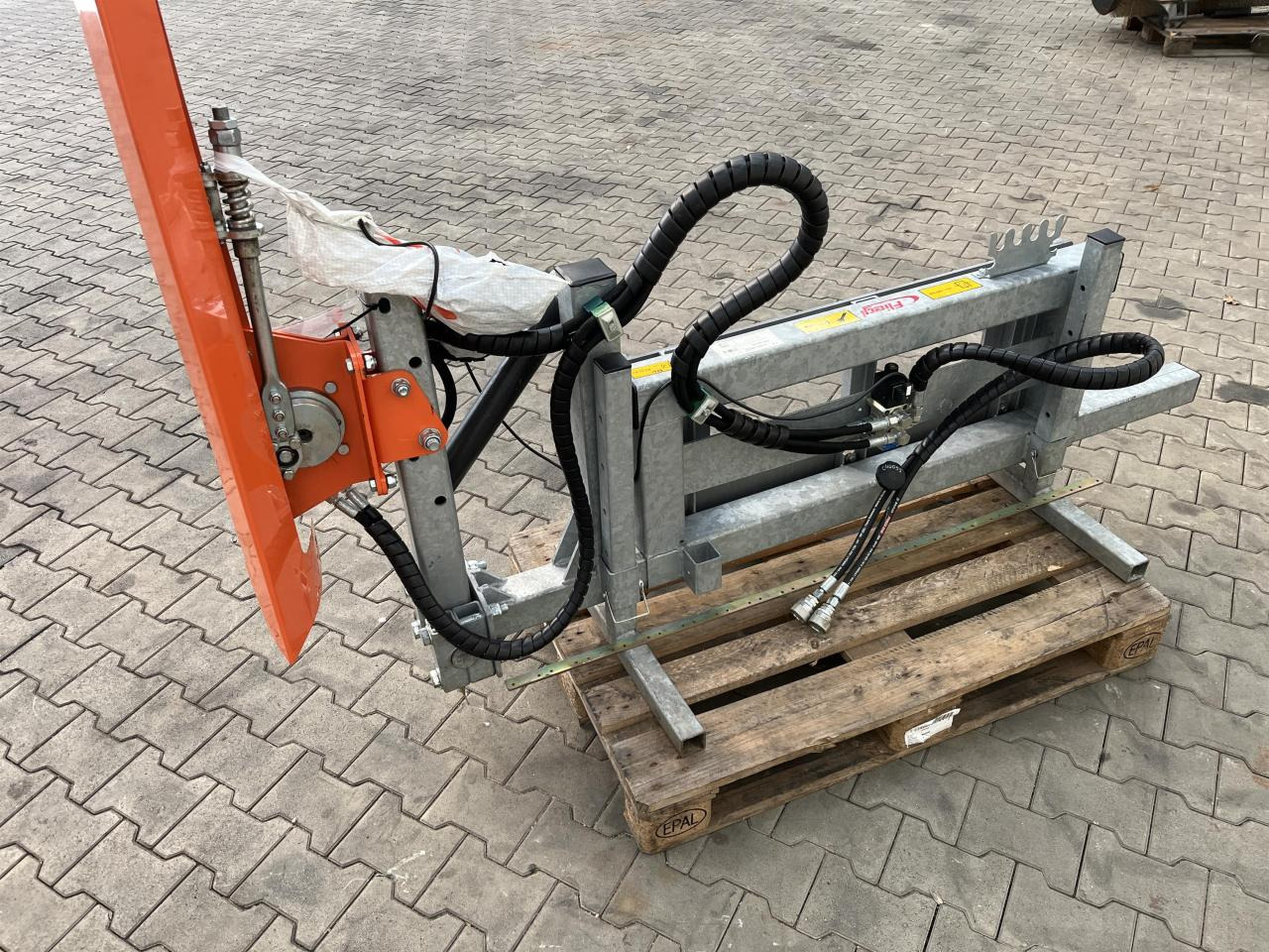 Fliegl 150 Hecken/ Astschere - Cargador frontal para tractor: foto 4 Fliegl 150 Hecken/ Astschere - Cargador frontal para tractor: foto 4