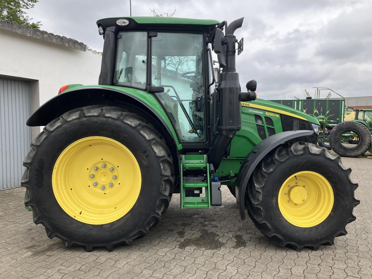 John Deere 6120M - Tractor: foto 4 John Deere 6120M - Tractor: foto 4