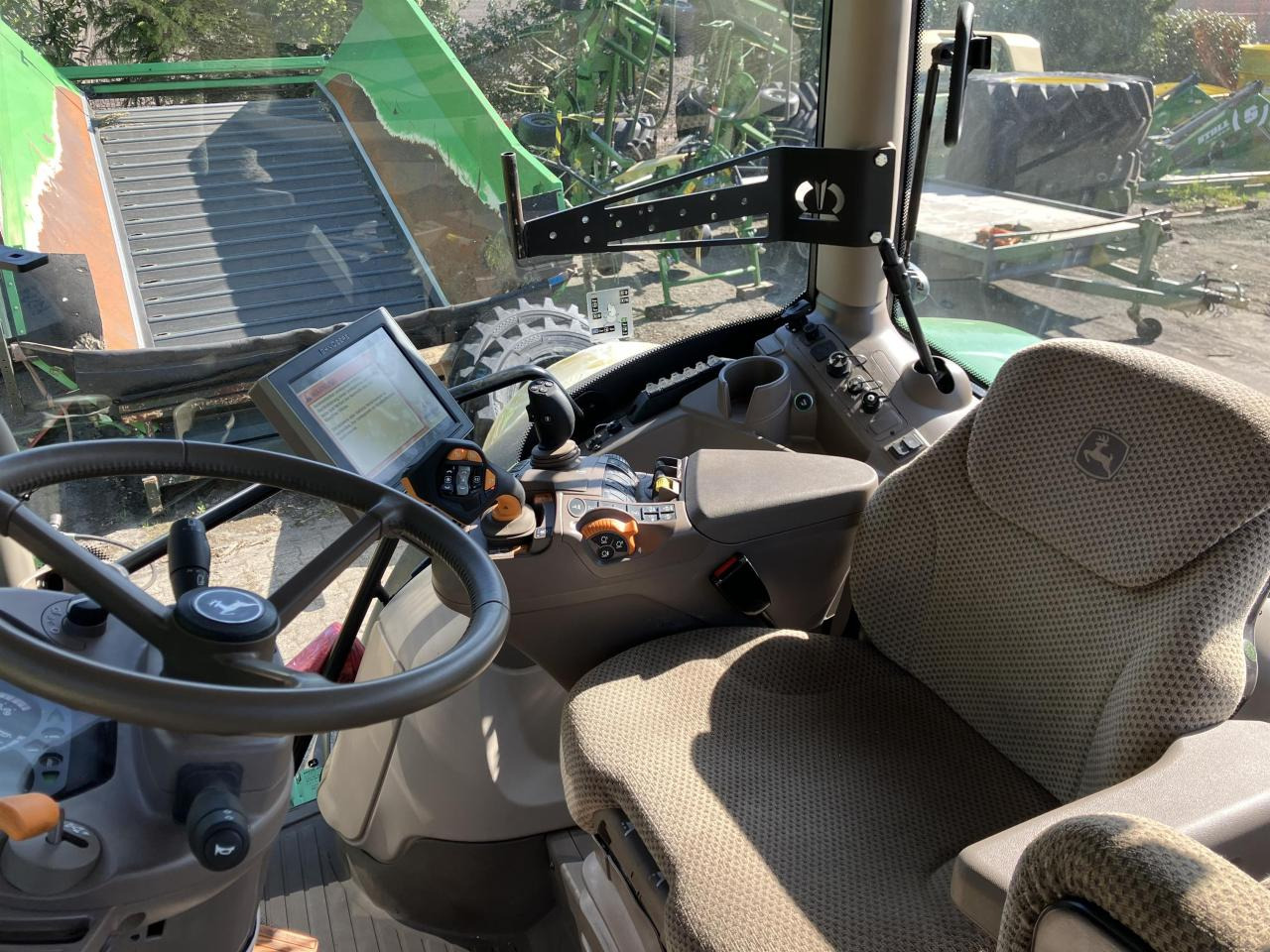 John Deere 6155R - Tractor: foto 3 John Deere 6155R - Tractor: foto 3