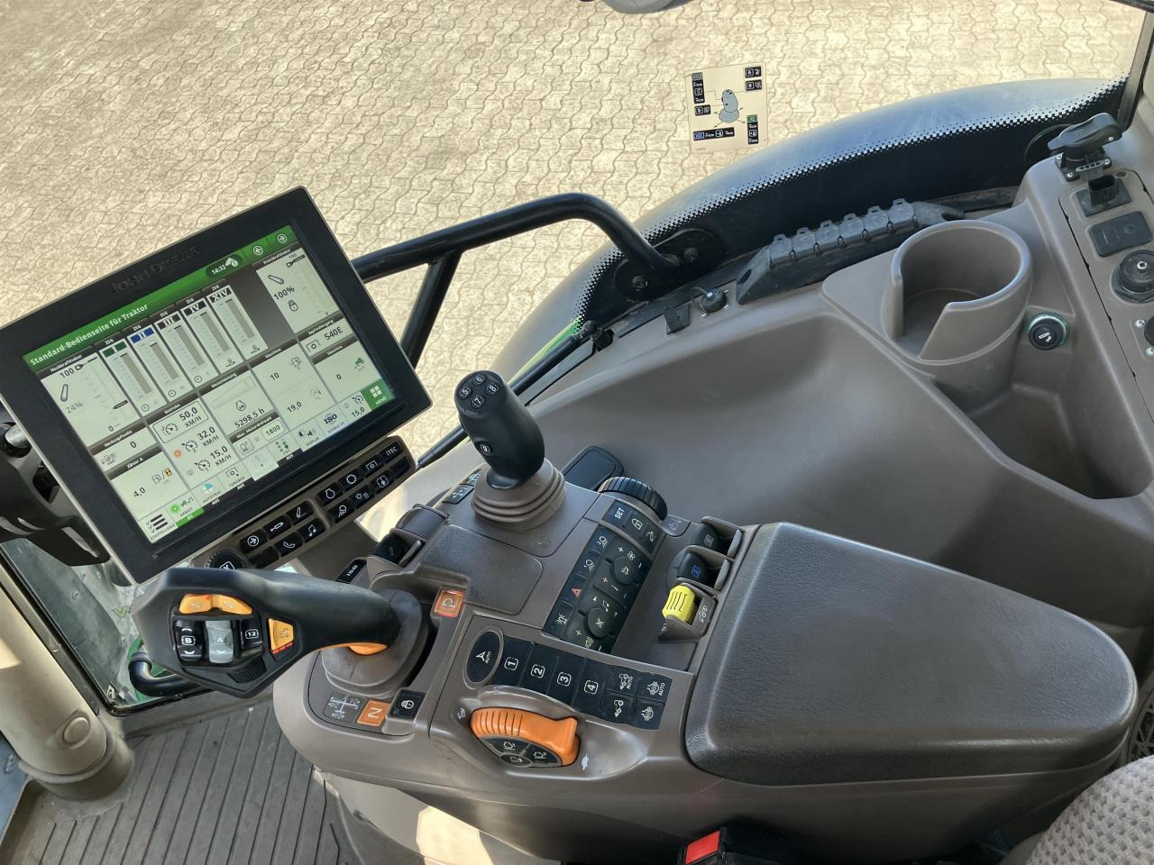 Tractor John Deere 6155R: foto 8