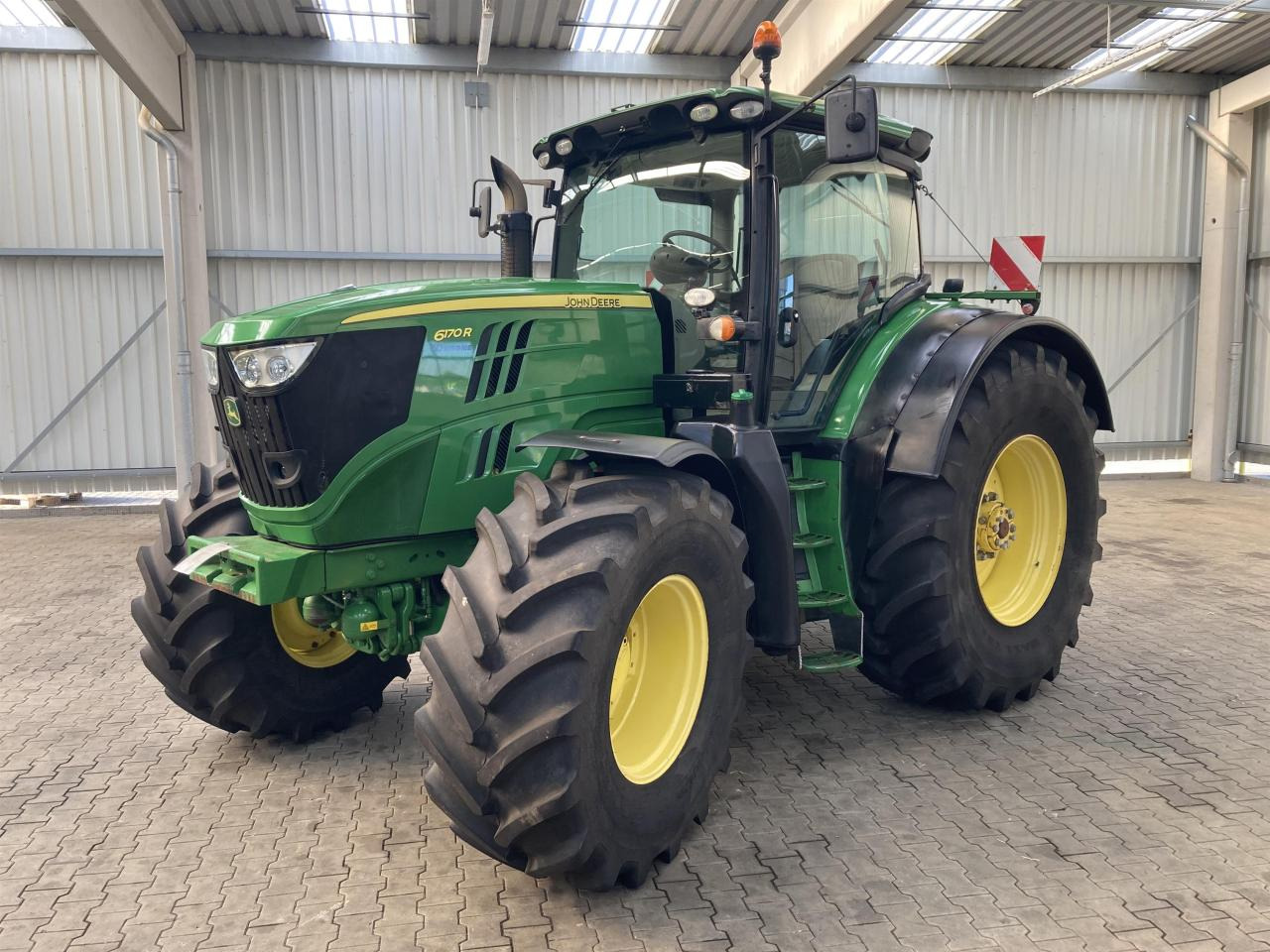 John Deere 6170R - Tractor: foto 1 John Deere 6170R - Tractor: foto 1