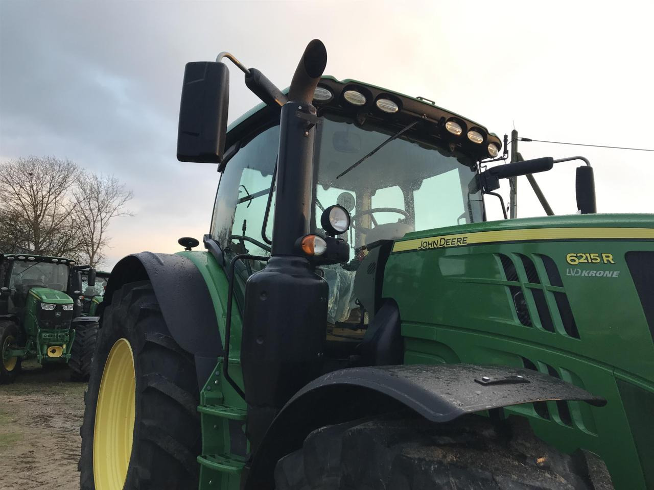 John Deere 6215R - Tractor: foto 2 John Deere 6215R - Tractor: foto 2