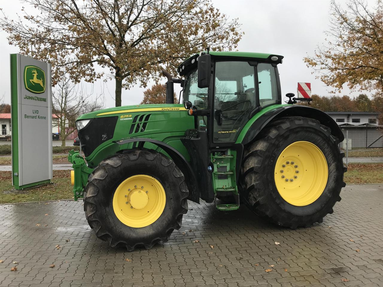 John Deere 6215R - Tractor: foto 1 John Deere 6215R - Tractor: foto 1