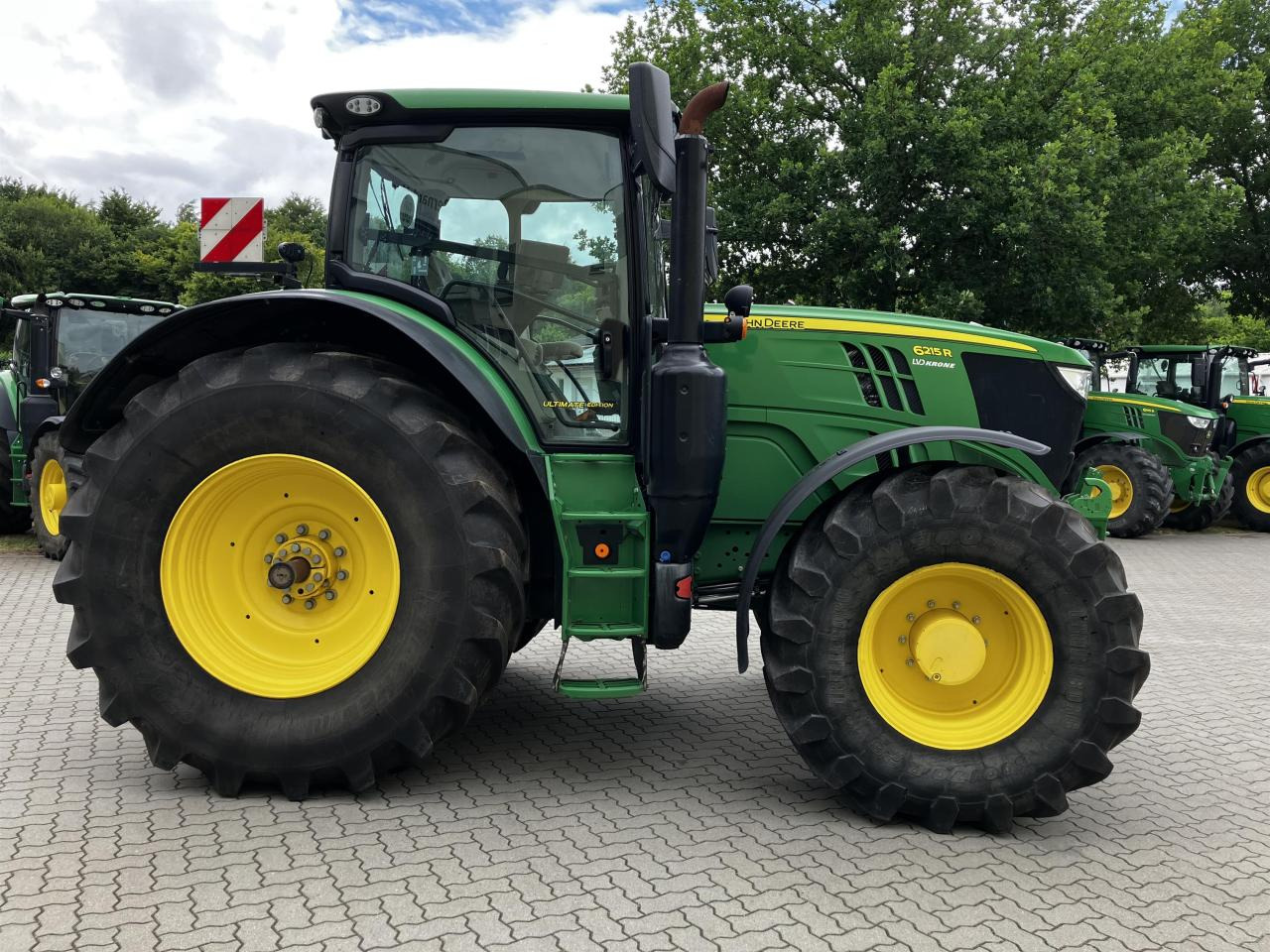 John Deere 6215R - Tractor: foto 2 John Deere 6215R - Tractor: foto 2