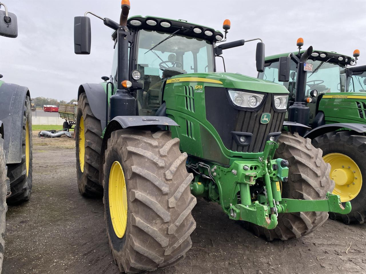 John Deere 6215R - Tractor: foto 2 John Deere 6215R - Tractor: foto 2