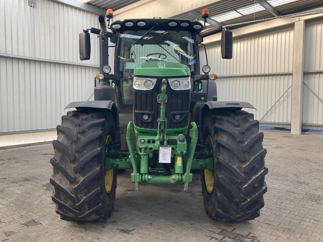 John Deere 6215R - Tractor: foto 3 John Deere 6215R - Tractor: foto 3