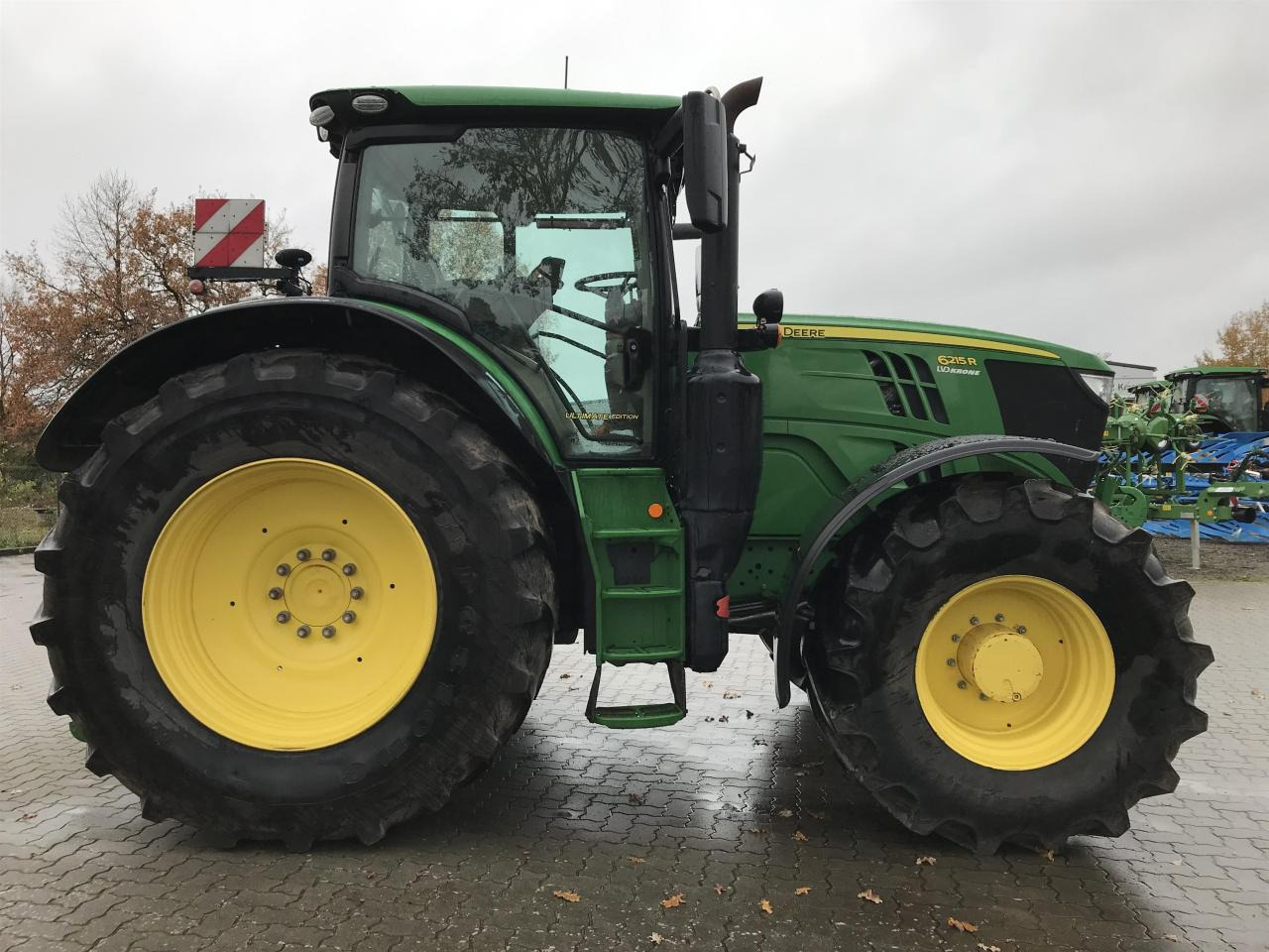 John Deere 6215R - Tractor: foto 2 John Deere 6215R - Tractor: foto 2