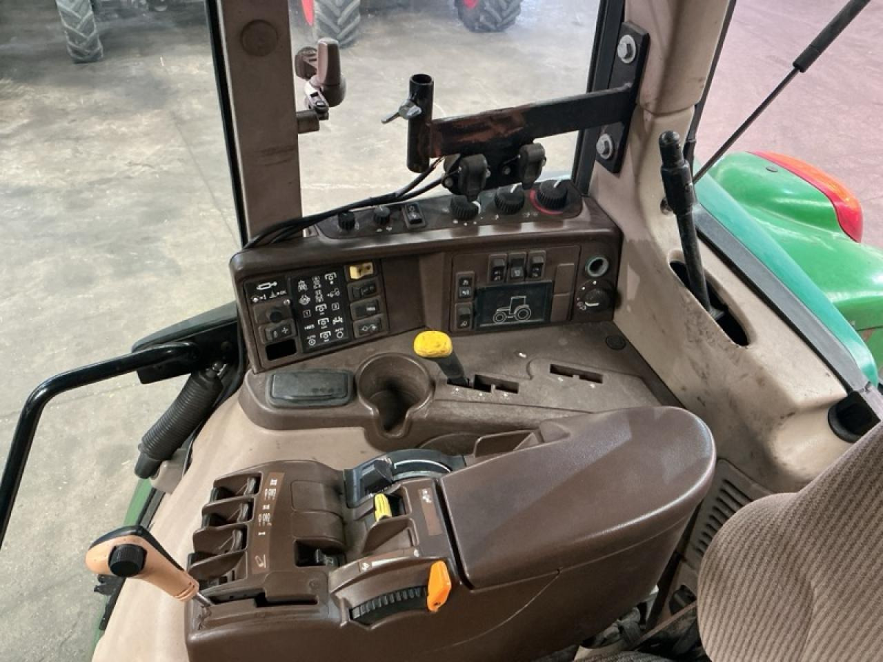 John Deere 6820 - Tractor: foto 5 John Deere 6820 - Tractor: foto 5
