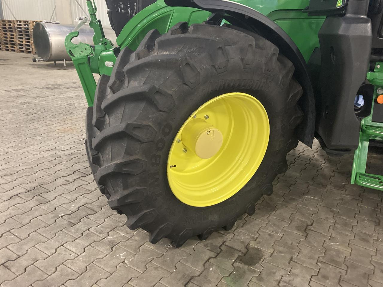 John Deere 6R 150 - Tractor: foto 2 John Deere 6R 150 - Tractor: foto 2