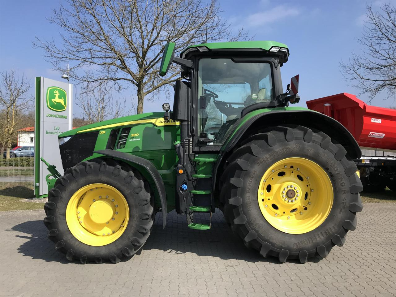 John Deere 7R 330 - Tractor: foto 1 John Deere 7R 330 - Tractor: foto 1