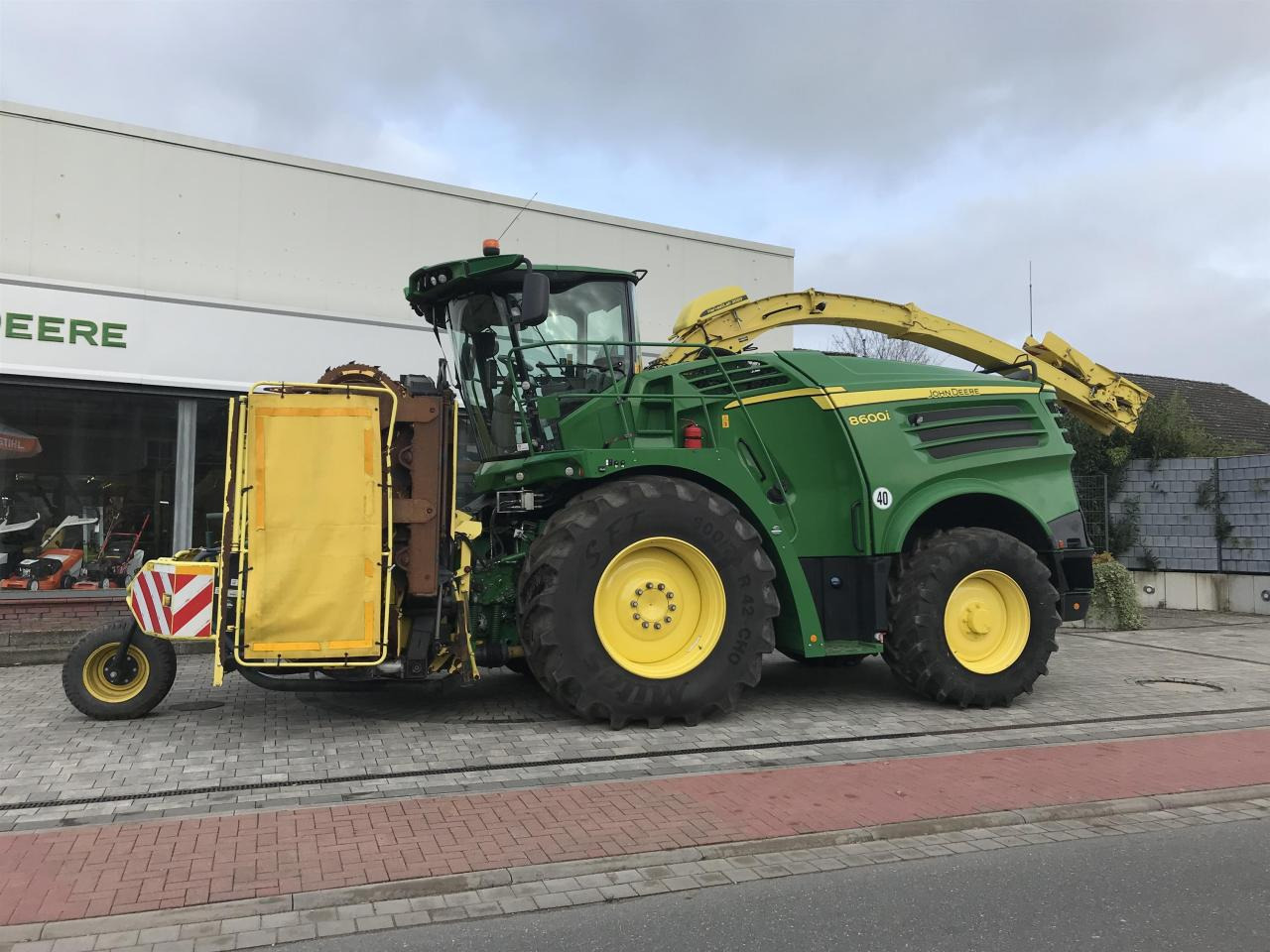 John Deere 8600 - Cosechadora de forraje: foto 1 John Deere 8600 - Cosechadora de forraje: foto 1