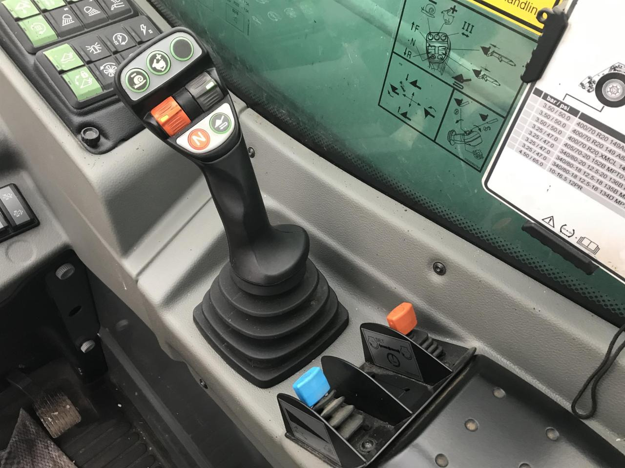 Manipulador telescópico Kramer KT276: foto 8 Manipulador telescópico Kramer KT276: foto 8