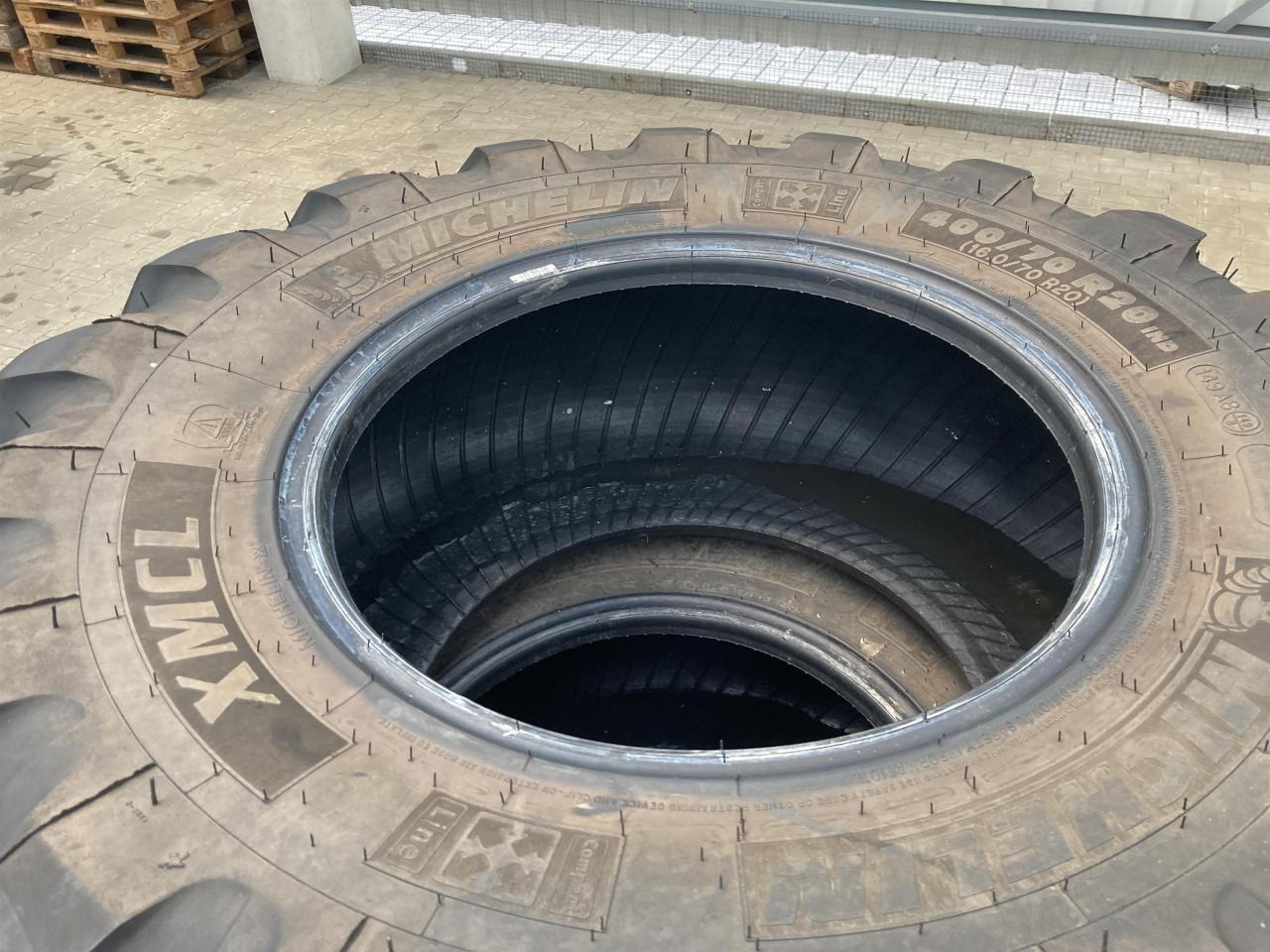 Michelin 400/70R20 - Neumático para Maquinaria agrícola: foto 2 Michelin 400/70R20 - Neumático para Maquinaria agrícola: foto 2