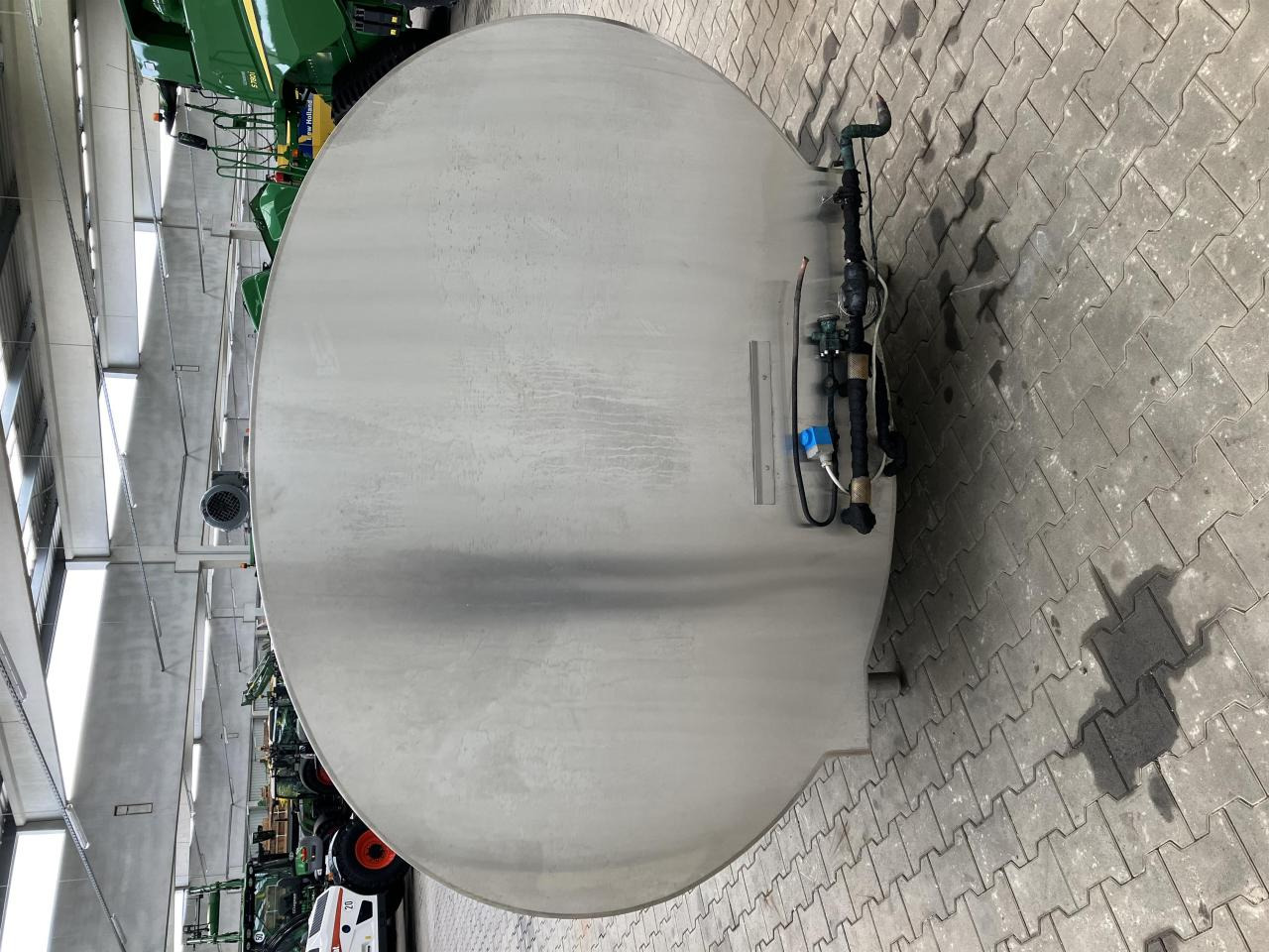 Müller gebr. Milchkühltank, ca. 6.000 Ltr - Máquina de ordeño: foto 4 Müller gebr. Milchkühltank, ca. 6.000 Ltr - Máquina de ordeño: foto 4