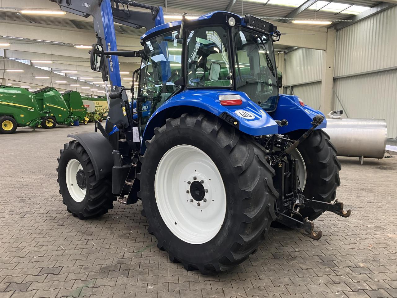 New Holland T 5.105 - Tractor: foto 5 New Holland T 5.105 - Tractor: foto 5
