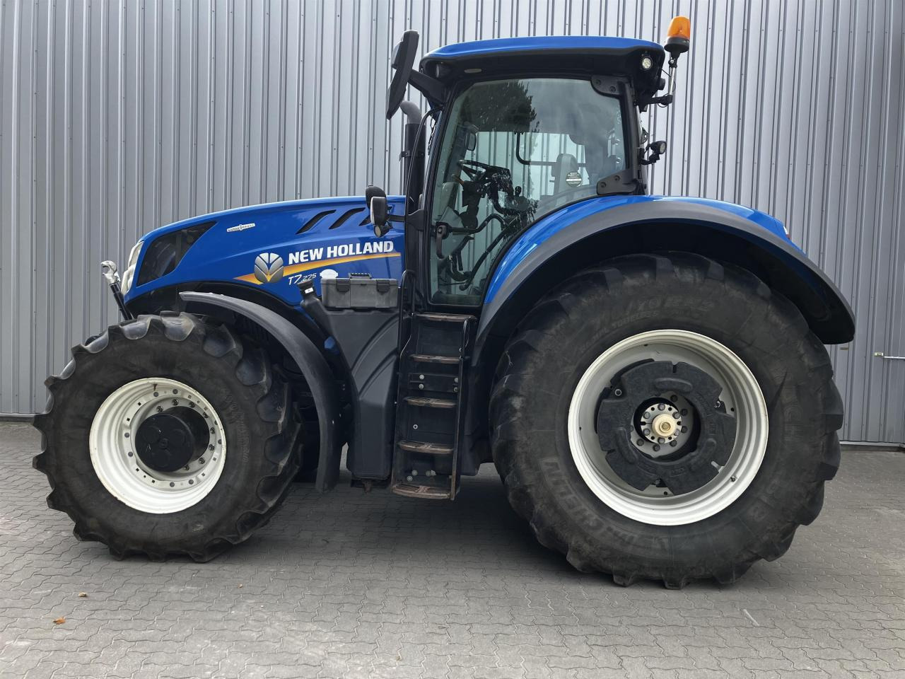 New Holland T7.275 - Tractor: foto 1 New Holland T7.275 - Tractor: foto 1