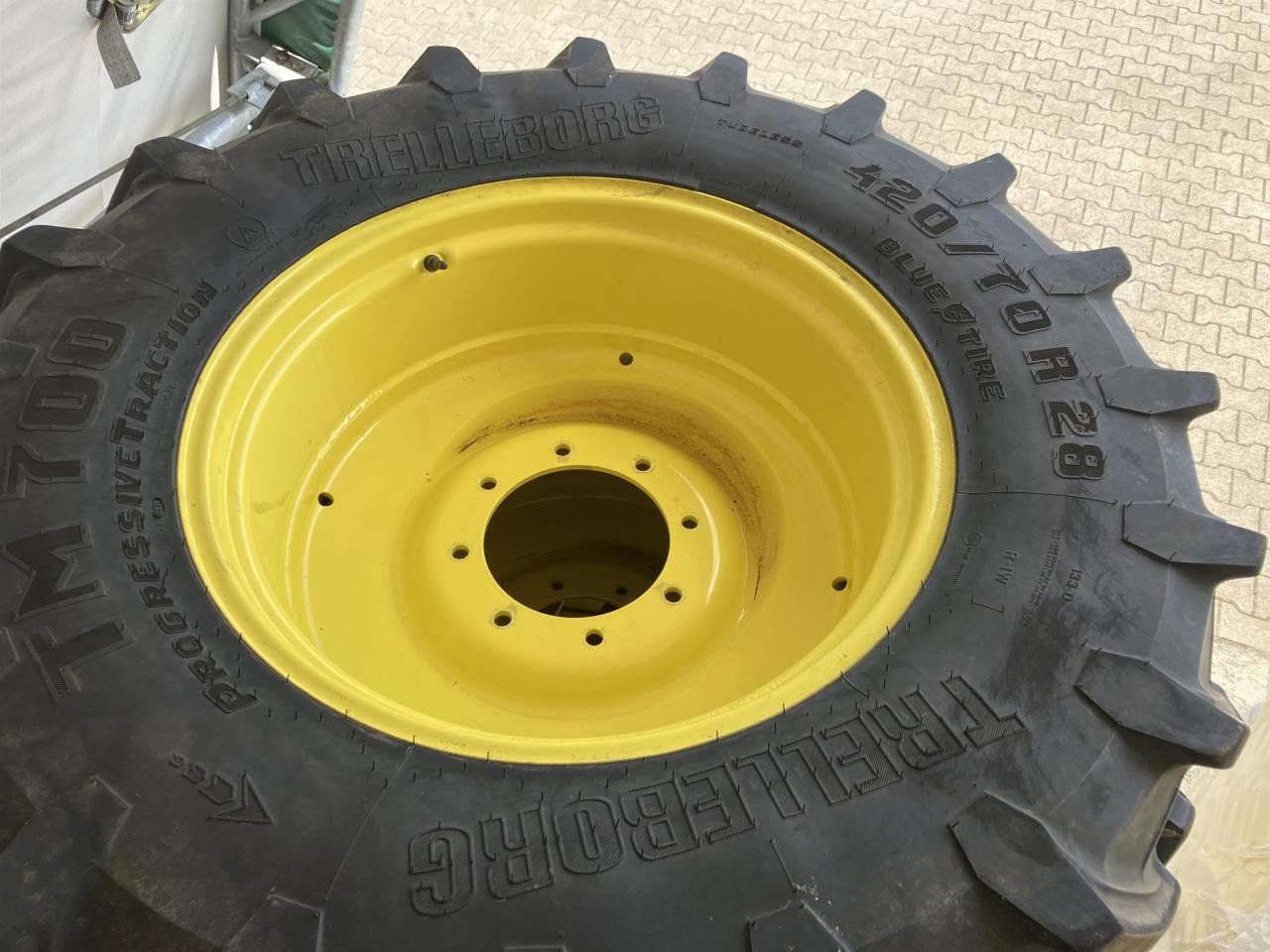 Trelleborg 420/70R28 - Neumático para Maquinaria agrícola: foto 2 Trelleborg 420/70R28 - Neumático para Maquinaria agrícola: foto 2