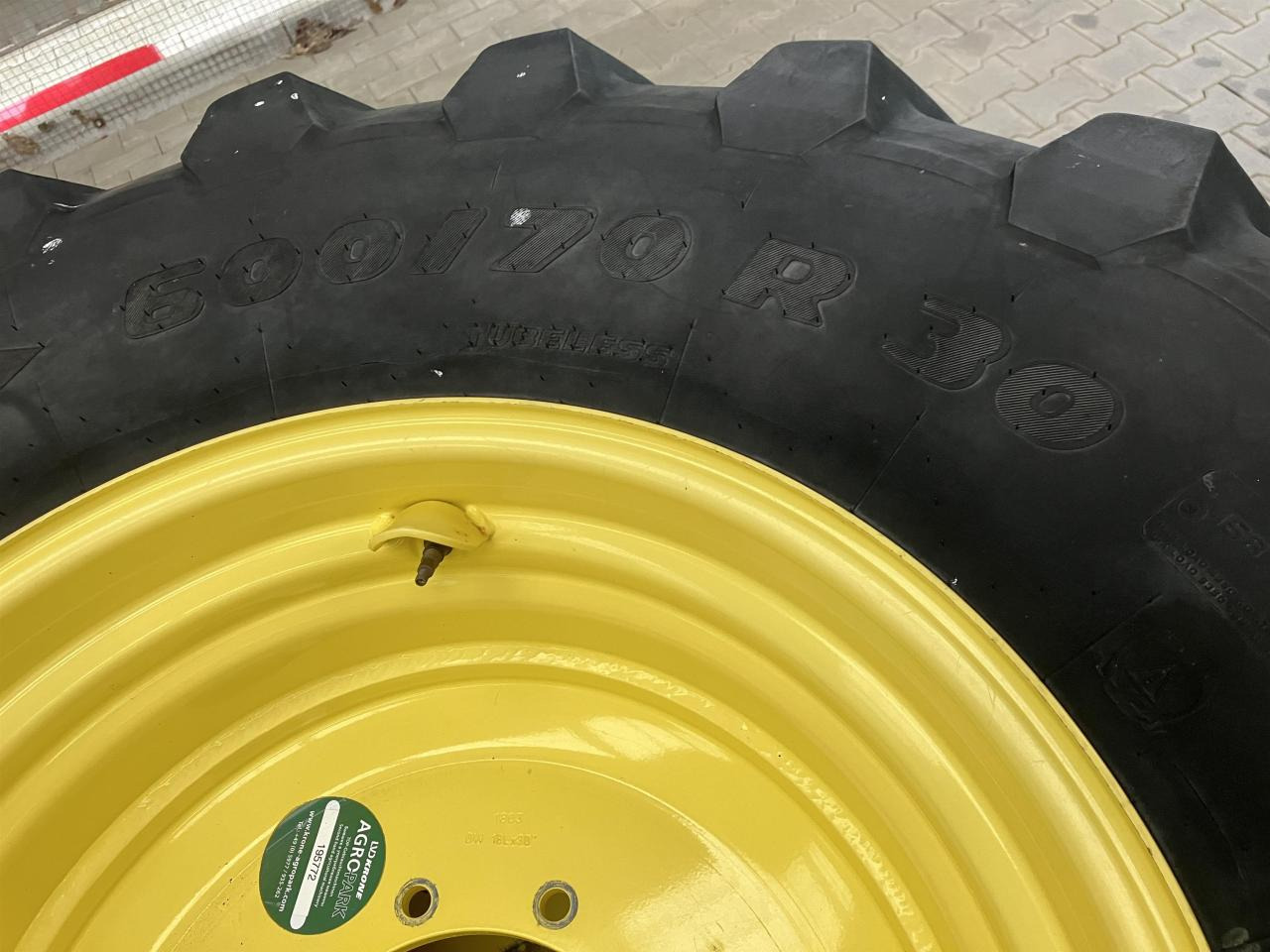 Trelleborg 600/70R30 - Neumático para Maquinaria agrícola: foto 2 Trelleborg 600/70R30 - Neumático para Maquinaria agrícola: foto 2