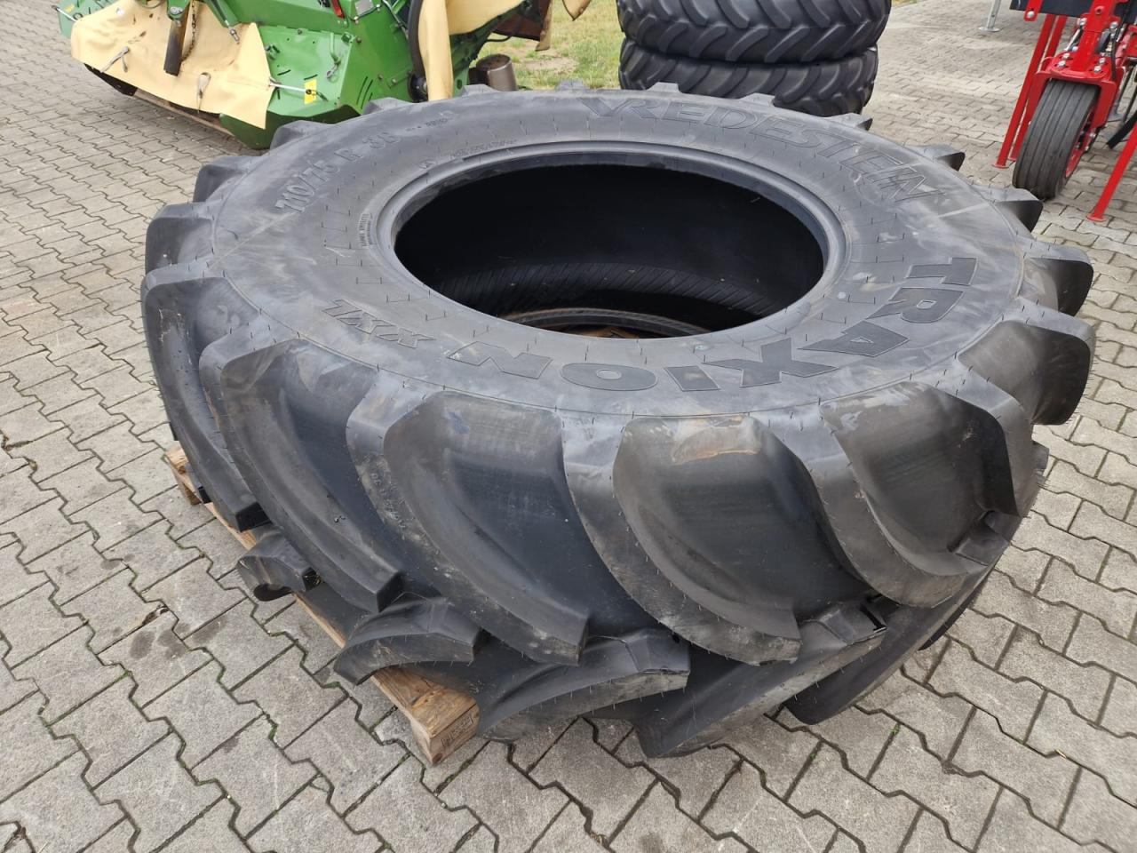 Vredestein 710/75R38 - Neumático para Maquinaria agrícola: foto 1 Vredestein 710/75R38 - Neumático para Maquinaria agrícola: foto 1