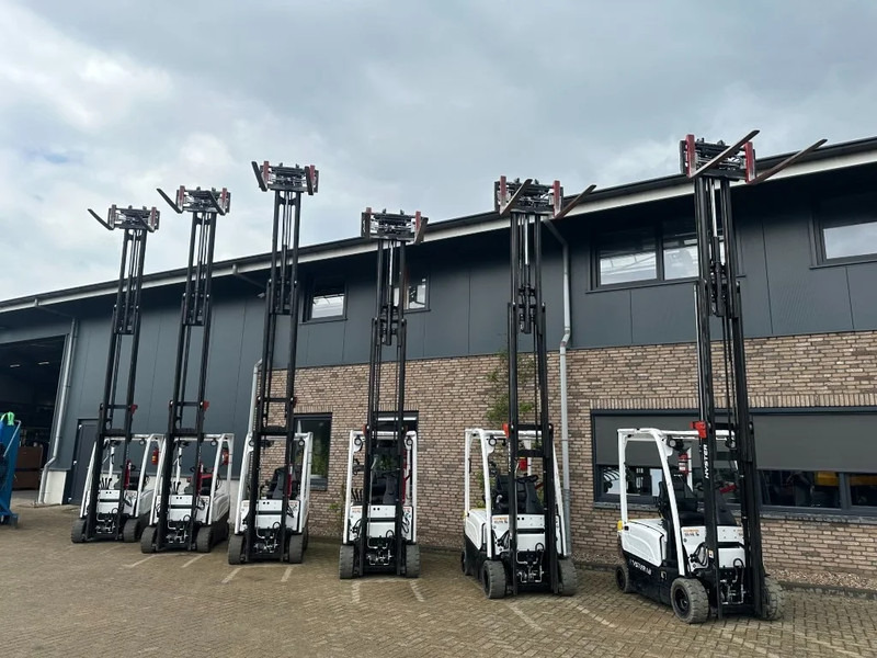 Carretilla elevadora eléctrica Hyster J1.8XN MWB 1.8 ton Triplex Freelift Sideshift Positioner Elektra Heftruck Accu 2023: foto 18