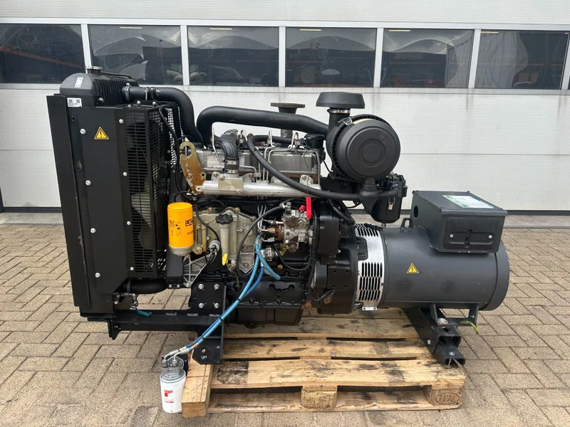 JCB 448 TWGA - 60 Mecc Alte Spa 82.5 kVA generatorset as New ! - Generador industriale: foto 1 JCB 448 TWGA - 60 Mecc Alte Spa 82.5 kVA generatorset as New ! - Generador industriale: foto 1