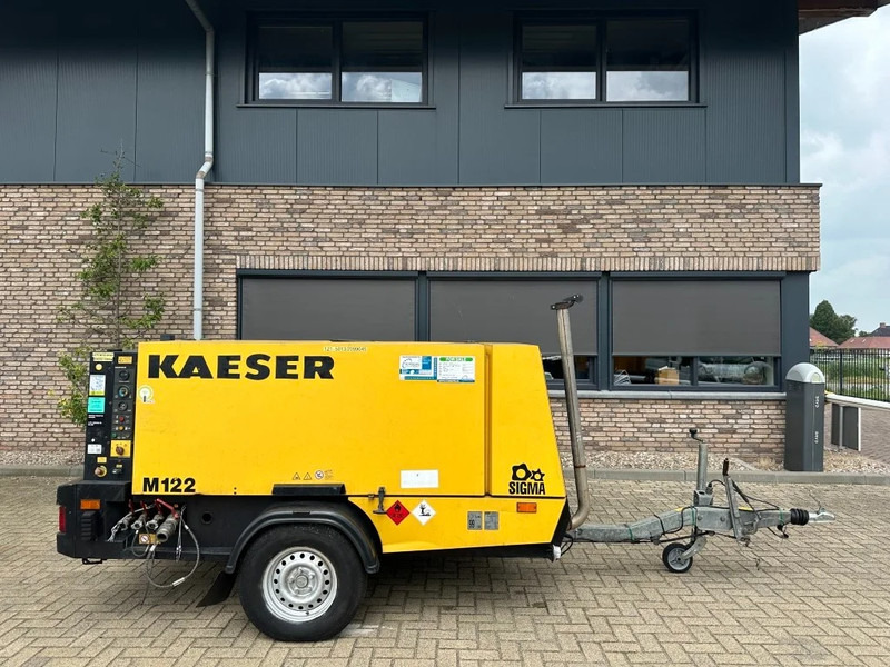 Kaeser M122 Deutz 11.1 m3 / min 7 Bar 83 kW Mobiele Diesel Compressor - Compresor de aire: foto 1 Kaeser M122 Deutz 11.1 m3 / min 7 Bar 83 kW Mobiele Diesel Compressor - Compresor de aire: foto 1